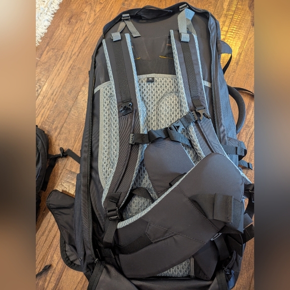 Eagle Creek 90L Thrive Convertible Blue & Black Backpack- Used Once! - Picture 10 of 17